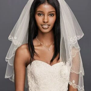 David’s Bridal Fingertip Length Two-Tier Veil with Scallop Edge- Champagne